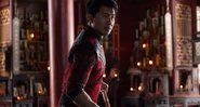 Simu Liu em Shang-Chi e a Lenda dos Dez Anéis (Foto: Divulgação/Disney)