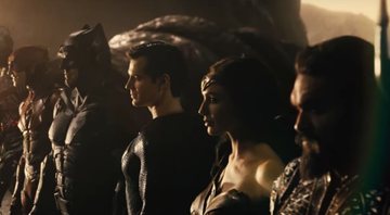 Superman de Henry Cavill usa traje preto em teaser de 'Liga da