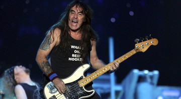 None - O baixista Steve Harris, do Iron Maiden (Foto:Balazs Mohai/AP Images)