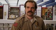 David Harbour como o xerife Jim Hopper (foto: reprodução Netflix)