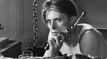 David Bowie em O Homem que Caiu na Terra, de 1976 (Foto: Reprodução)