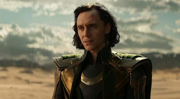 None - Tom Hiddleston em Loki (Foto: Reprodução via IMDb)
