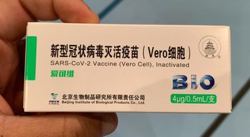 None - Vacina falsa contra coronavírus (Foto: Reprodução / Twitter)
