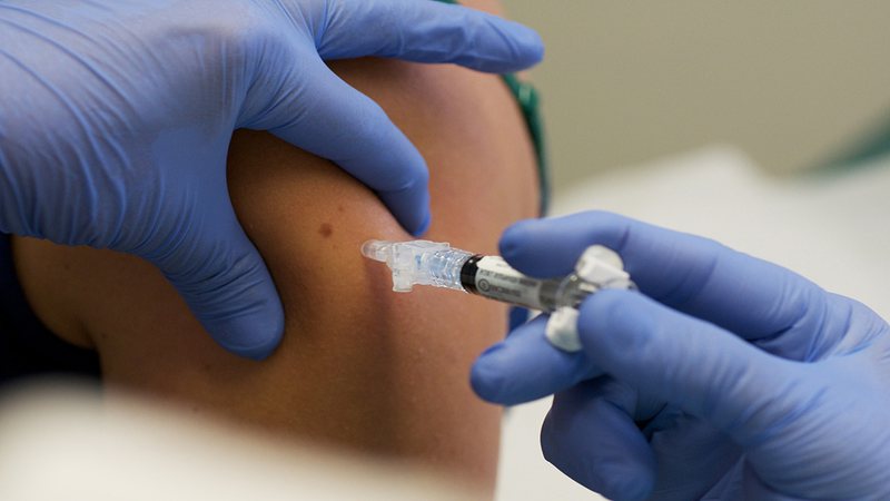 Vacinação contra a Covid-19 (Foto: David Greedy / Getty Images)