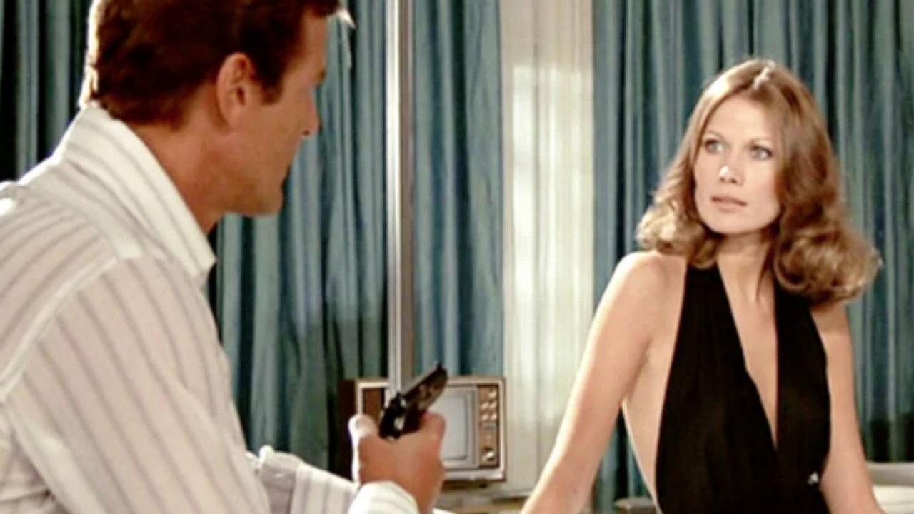 cena de 007 contra o Homem com a Pistola de Ouro