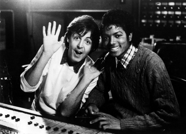  Michael Jackson and Paul McCartney in the studio, 1980. (Photo by Afro American Newspapers/Gado/Getty Images)