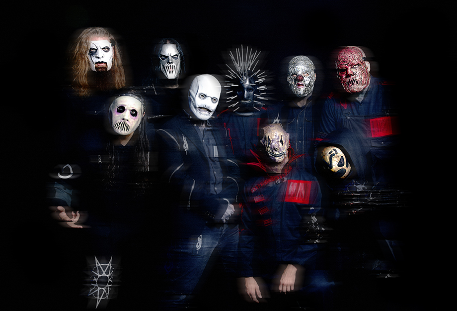 Integrantes do Slipknot utilizando máscaras