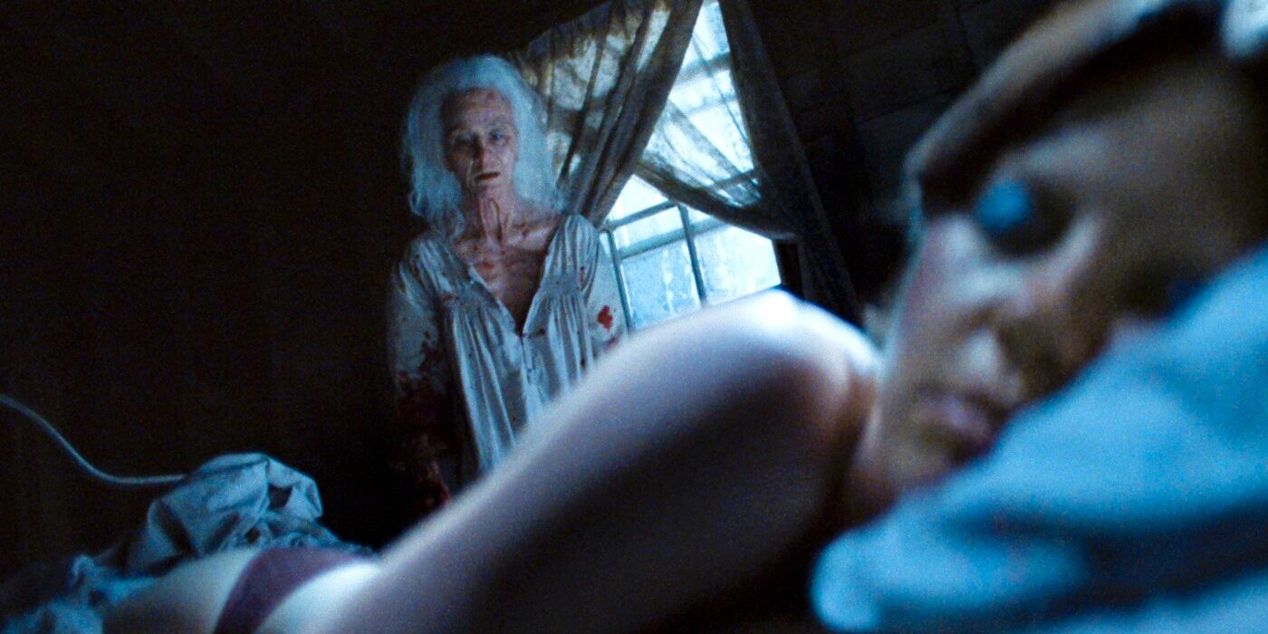 Mia Goth como a velha Pearl em 'X - A Marca da Morte' (Reprodução)