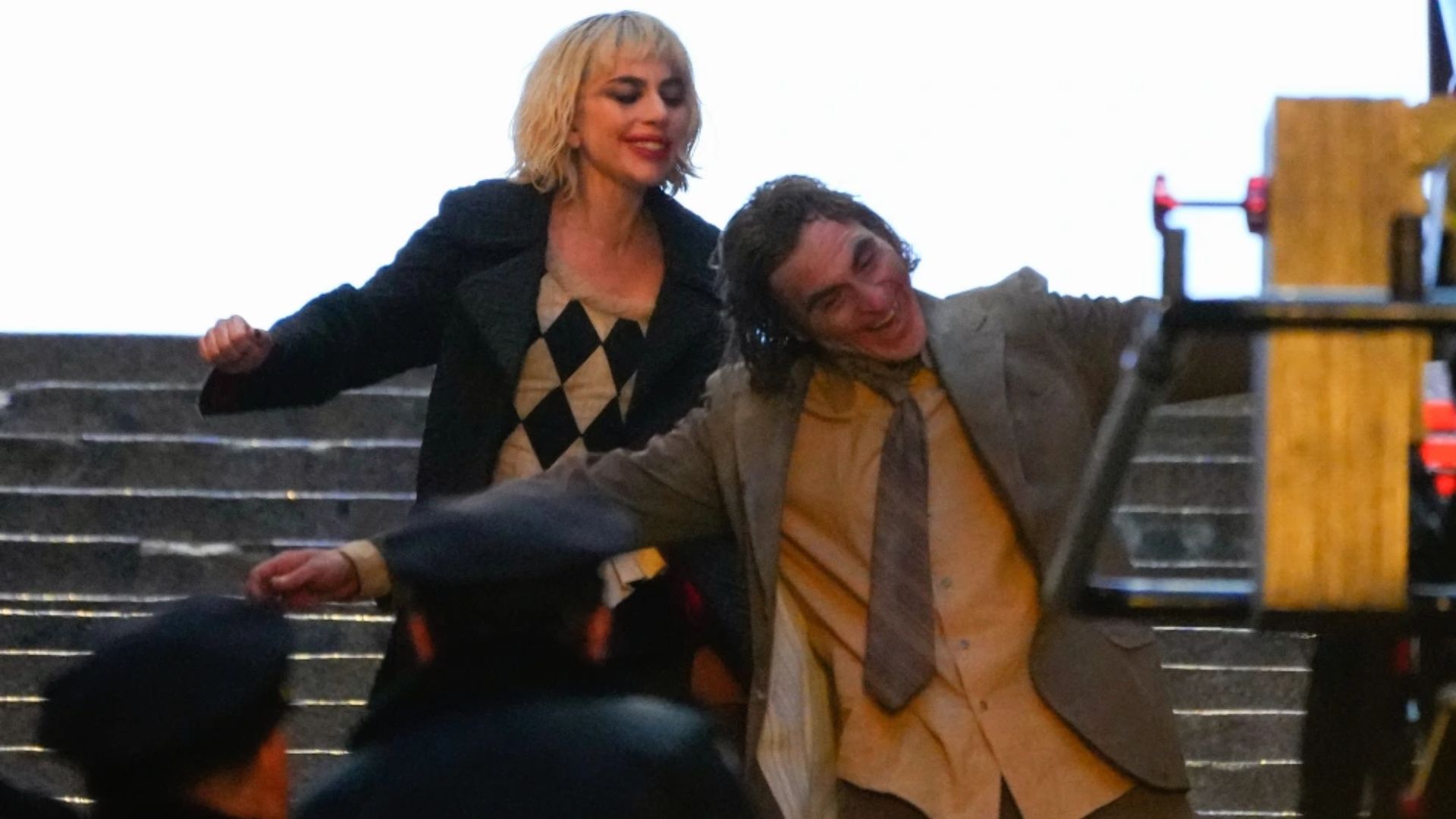 Joaquin Phoenix e Lady Gaga em filmagens de "Joker: Folie à Deux"
