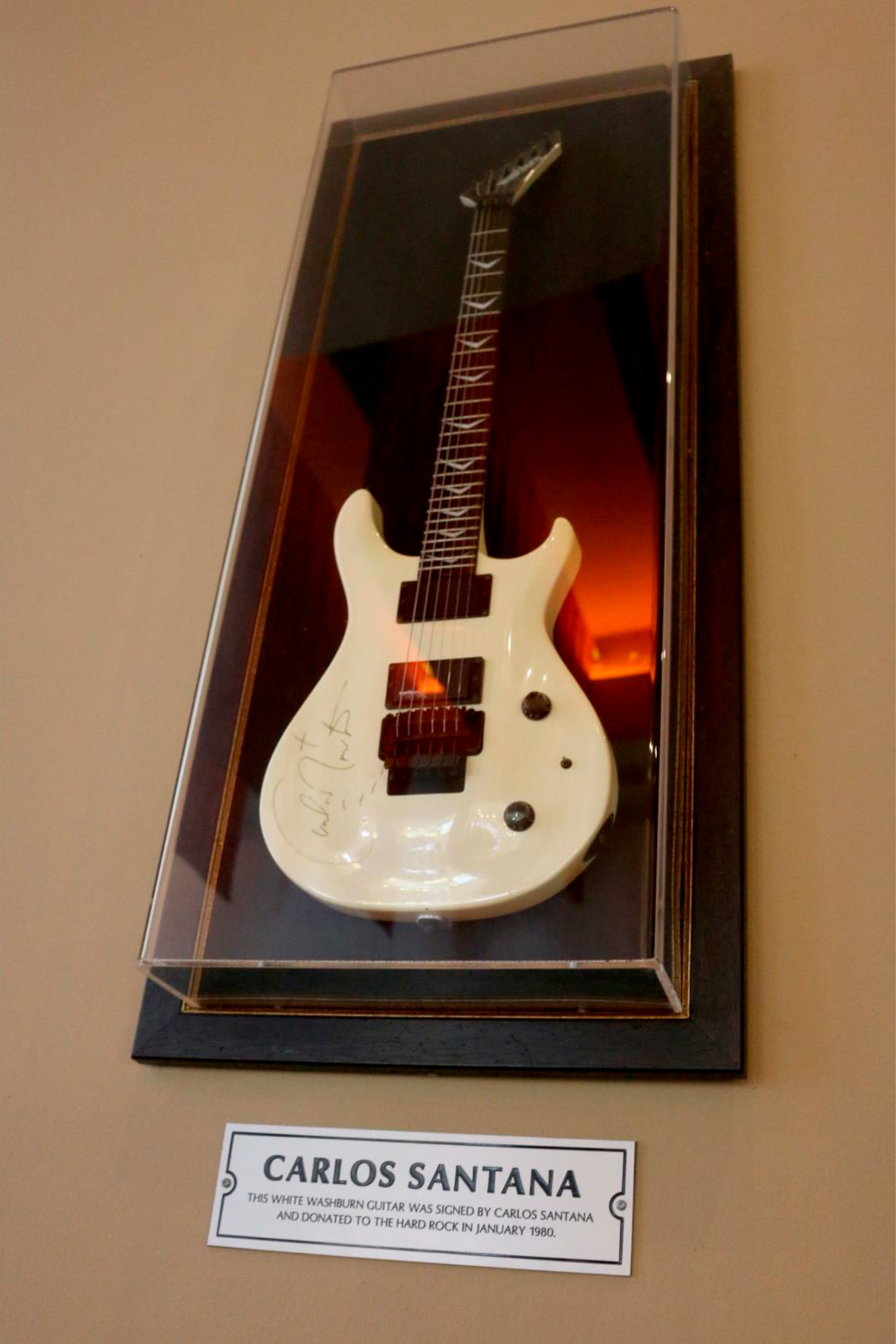 Guitarra do Carlos Santana no Museu de rock do Hard Rock Café