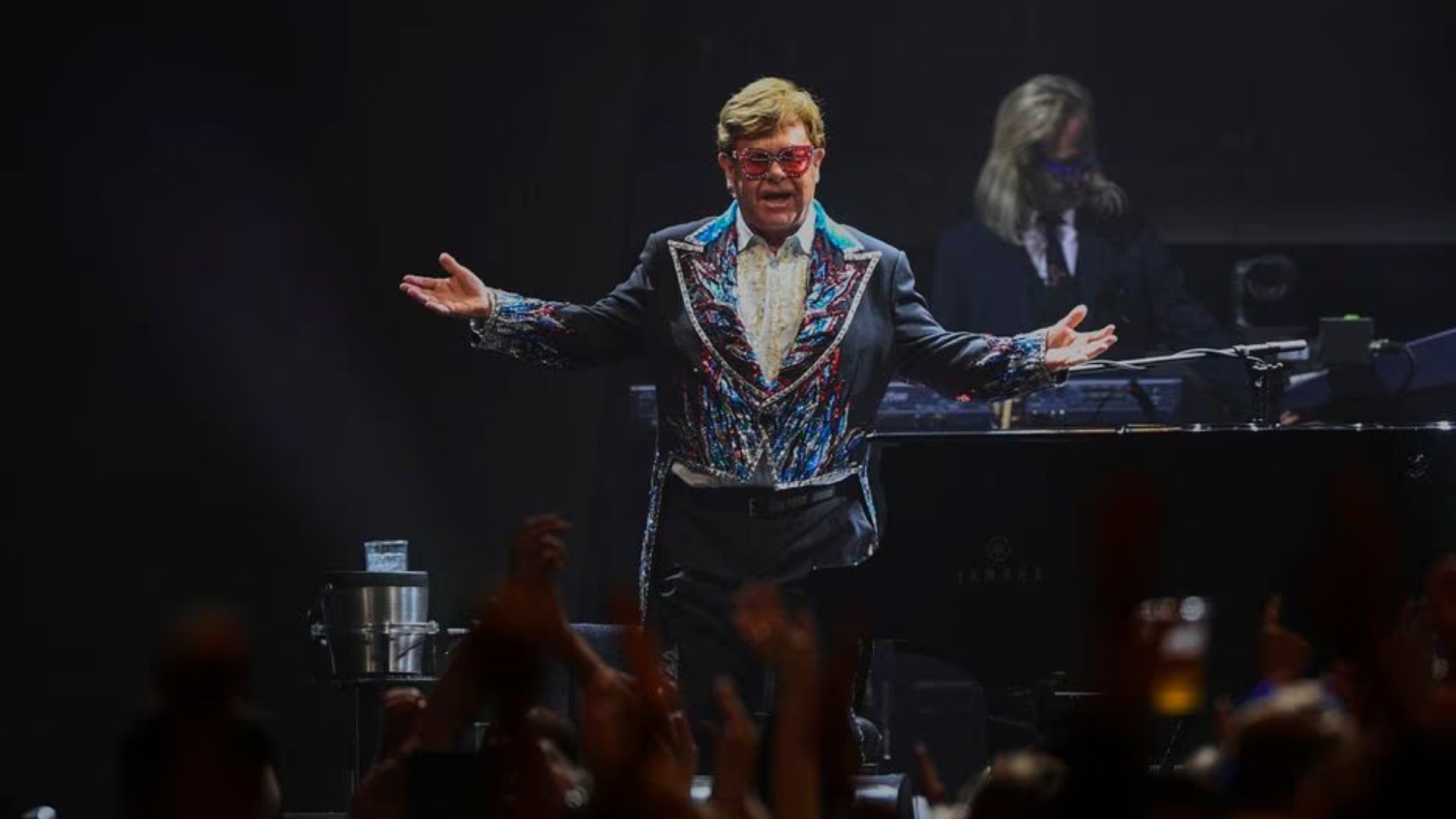 Elton John em último show da turnê 'Farewall Yellow Brick Road'