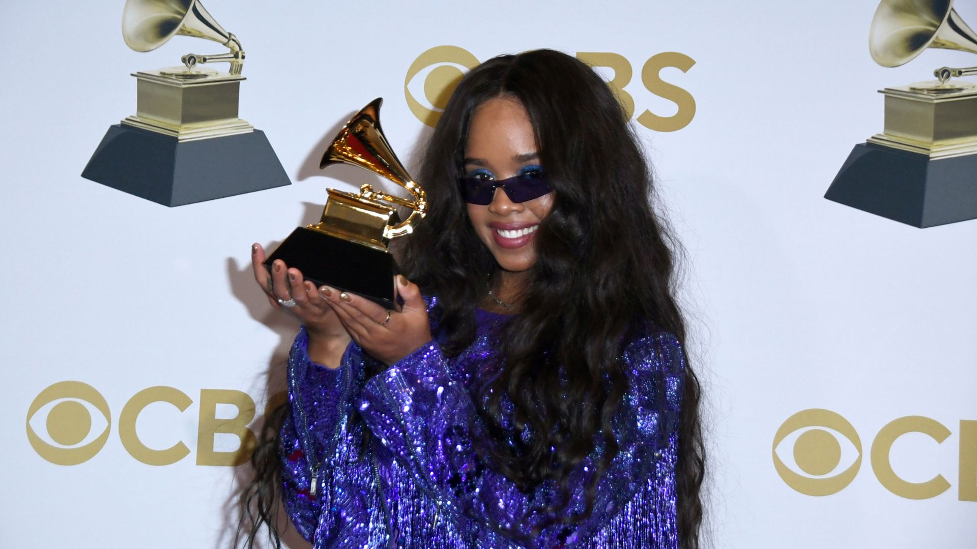 H.E.R. no Grammy Awards (Getty Images)