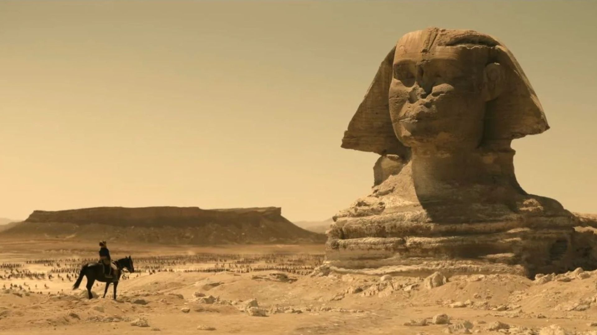 Segundo Michael Broers, historiador e biógrafo de Napoleão, o imperador francês nunca atirou contra as pirâmides do Egito (Foto: Divulgação/Sony Pictures)