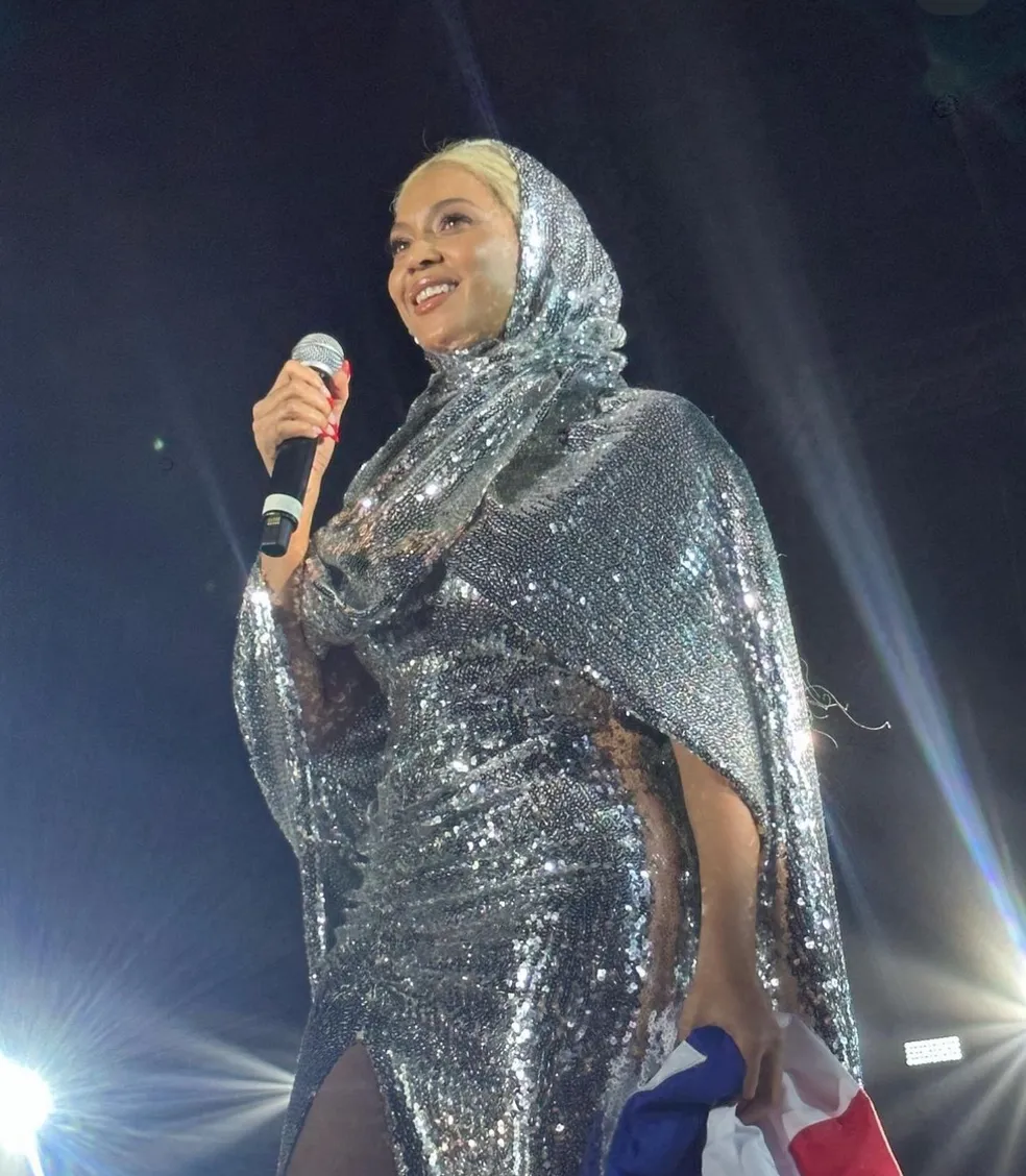 Ela veio! Beyoncé surge de surpresa durante evento em Salvador