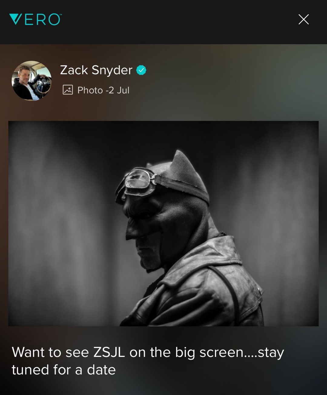 Zack Snyder diz que a sua versão de Liga da Justiça será lançada nos cinemas (Foto: Reprodução/Vero)