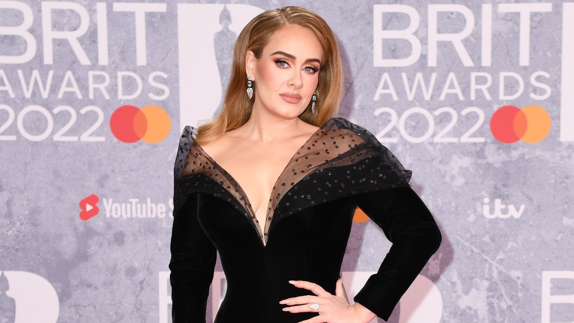 Adele é acusada de transfobia após dizer que 'ama ser mulher' no BRIT  Awards; entenda