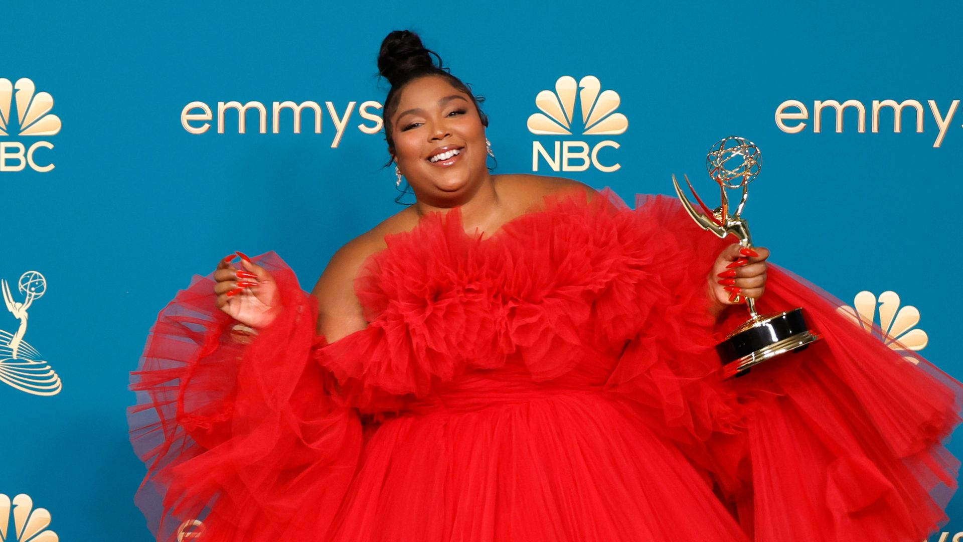 Cantora Lizzo destaca importância da representatividade na TV após vencer  Emmy