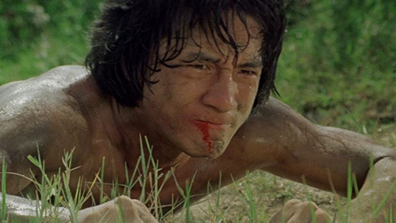 Os 10 melhores filmes com Jackie Chan, mestre das artes marciais
