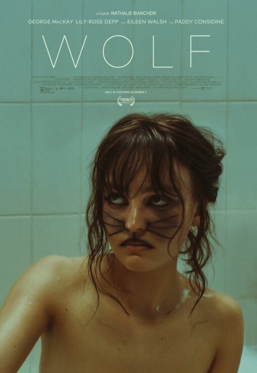 Lily-Rose Depp no pôster de Wolf (Foto Reprodução Twitter)