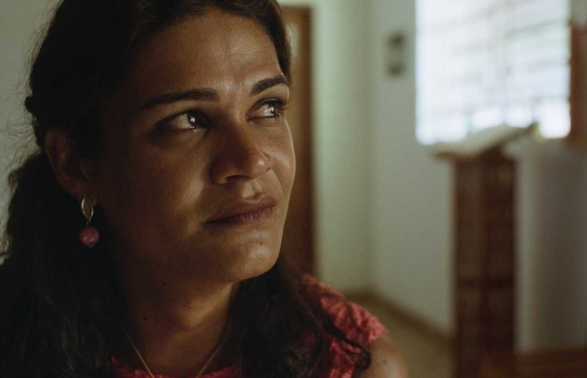 Kika Sena como Paloma, filme de Marcelo Gomes (Foto: reprodução)