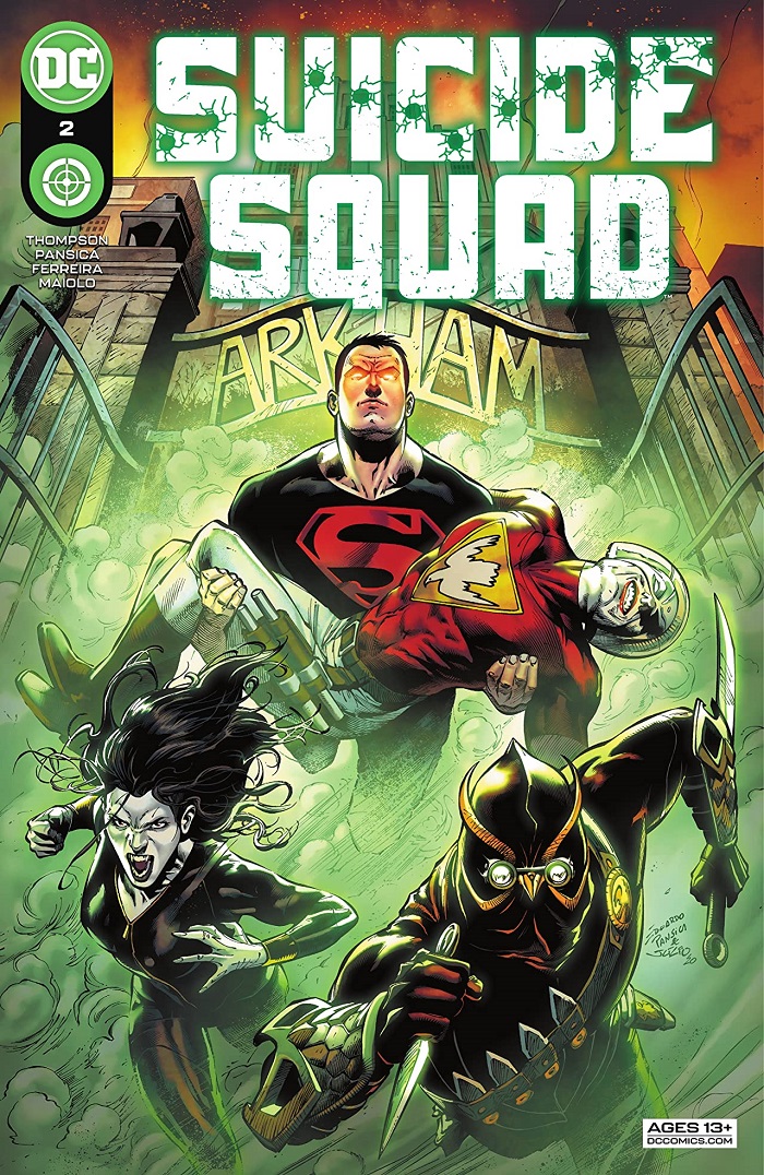 Reprodução da capa de uma edição do Esquadrão Suicida. Superboy passa voando por um portão. Ele usa uma camiseta preta.