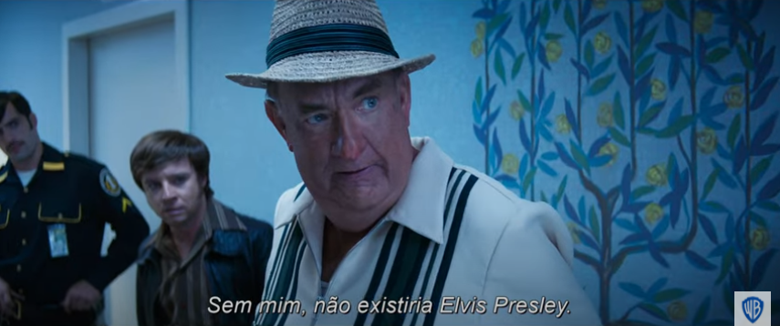 Tom Hanks vive o Coronel Tom Parker em 'Elvis' (Reprodução)