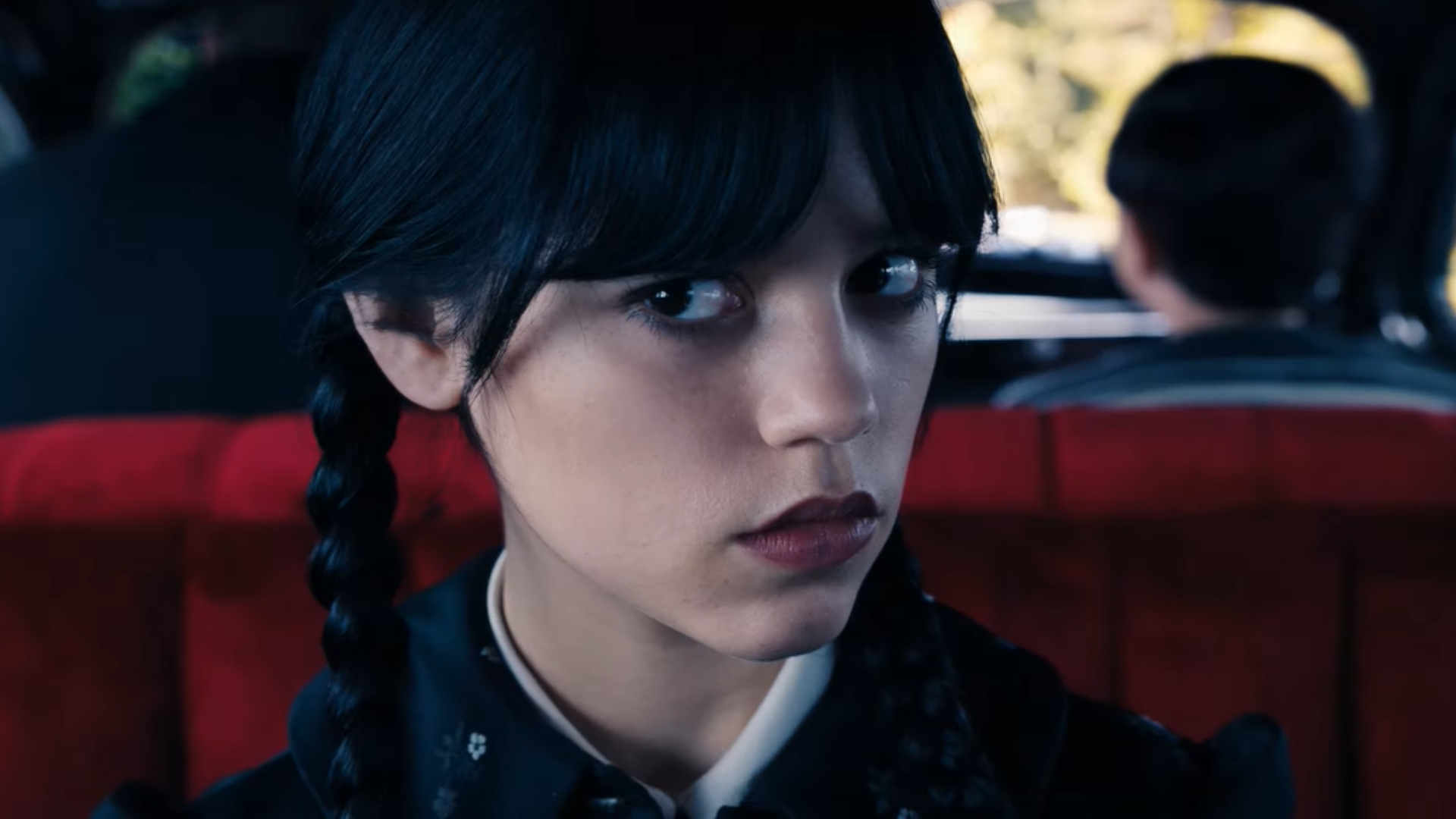 Estrelando - Visual de nova Wandinha Addams é liberado pela <i>Netflix</i>